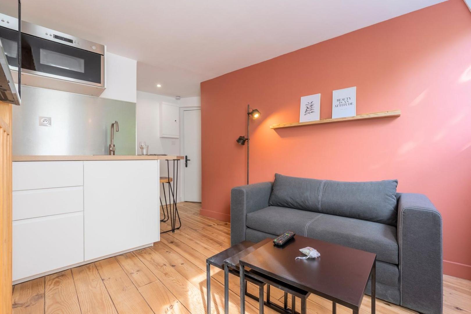 Little Duplex In Republique Beaux Arts Apartment Лил Екстериор снимка